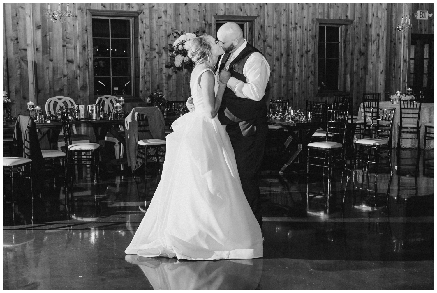 bride-and-groom-private-last-dance